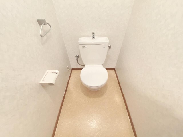 ����9