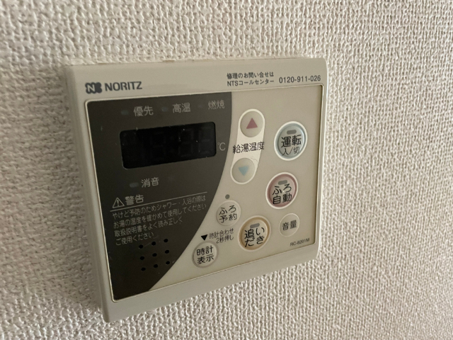 ����8