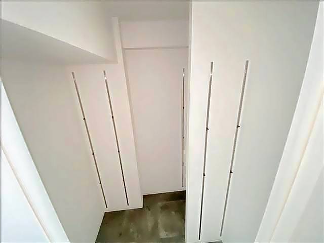 ����9