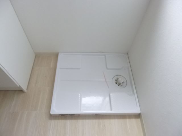����3
