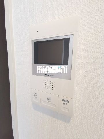 ����12