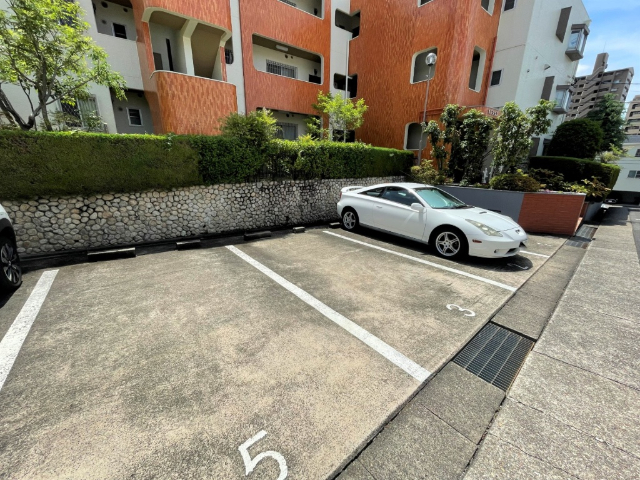 ����16