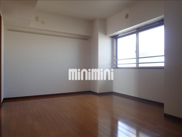 ����8