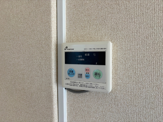 ����12