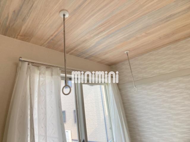 ����15