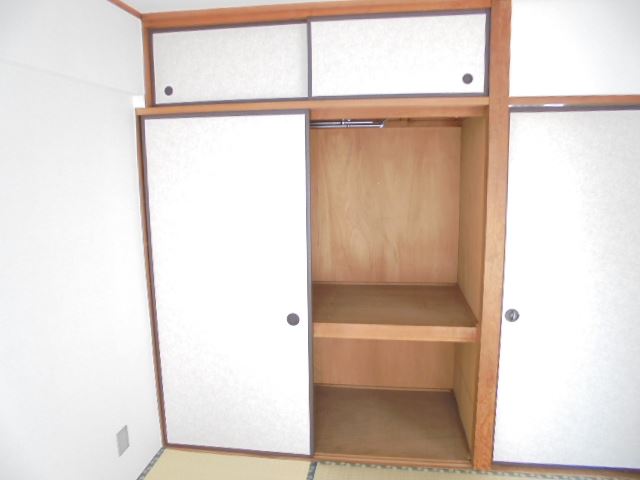 ����13