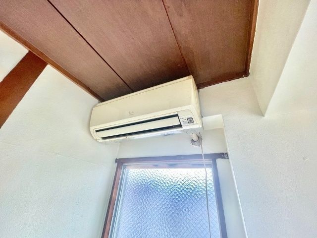����20