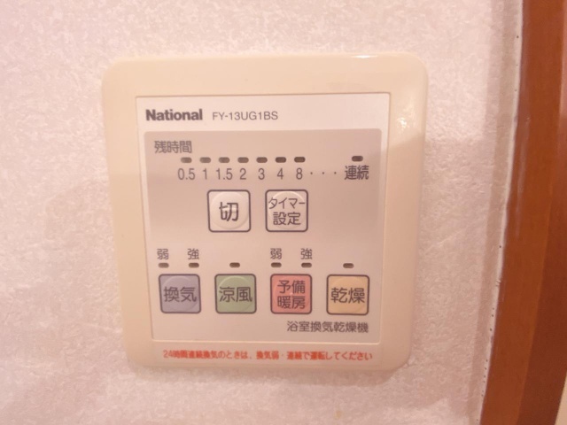 ����18