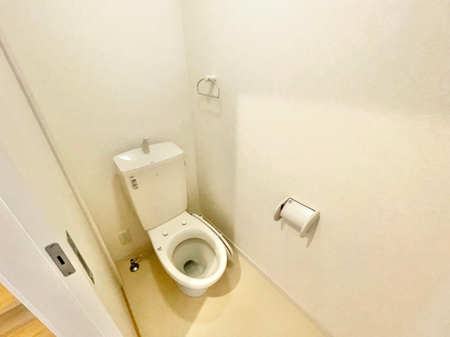 ����4