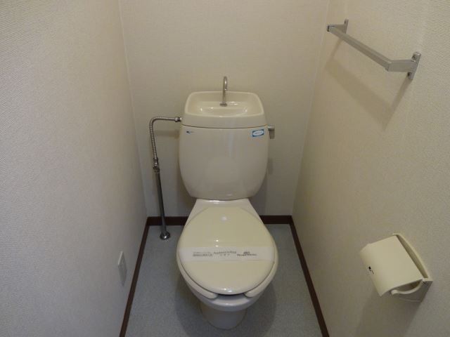 ����4