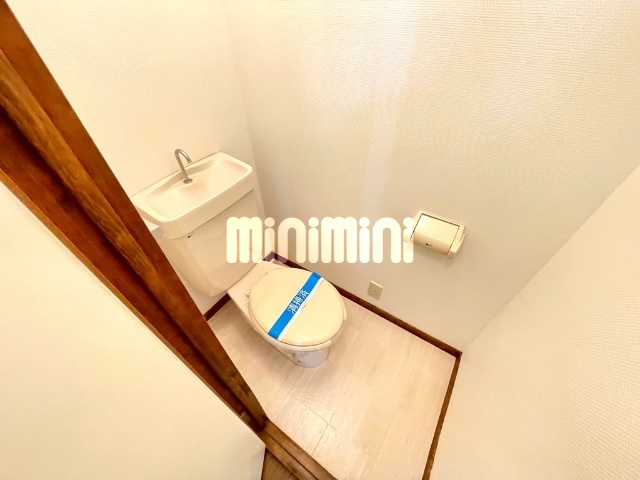 ����5