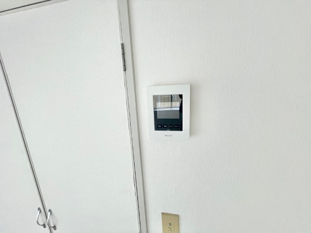����10