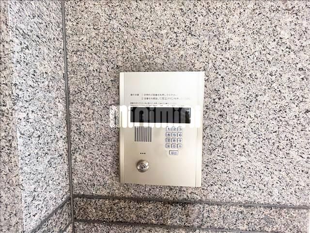 ����16