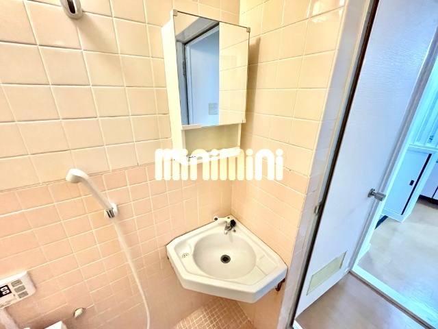 ����6