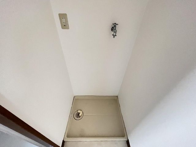 ����20