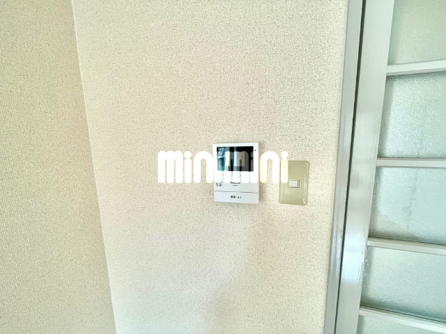 ����11