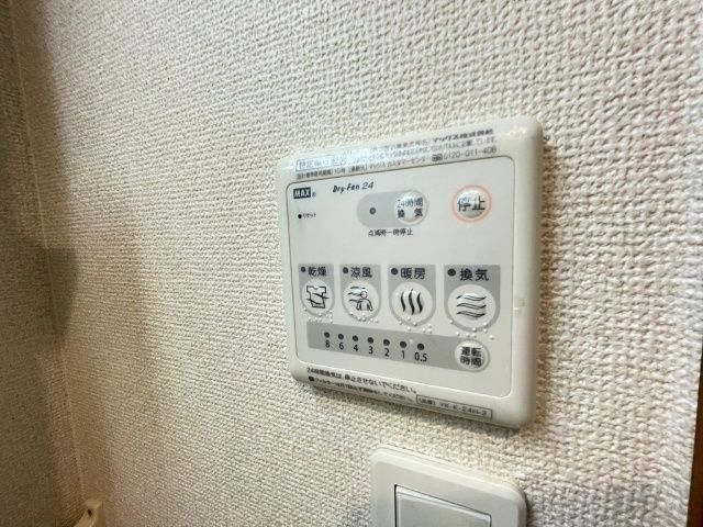����11