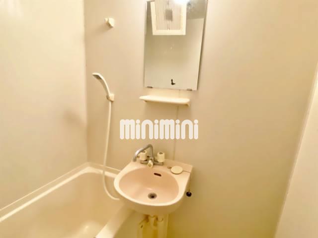 ����4