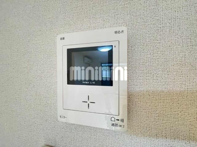 ����9