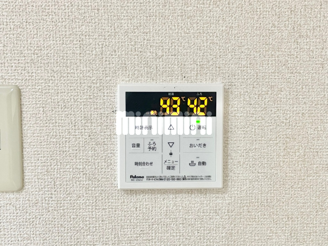 ����16