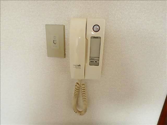 ����8