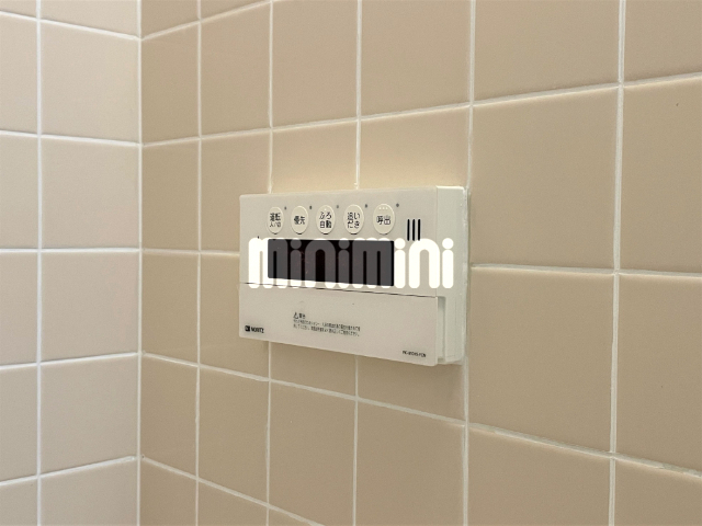 ����12