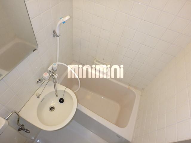 ����3