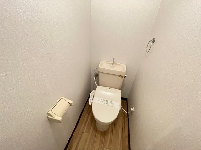����4