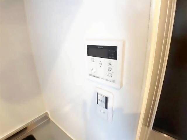 ����13
