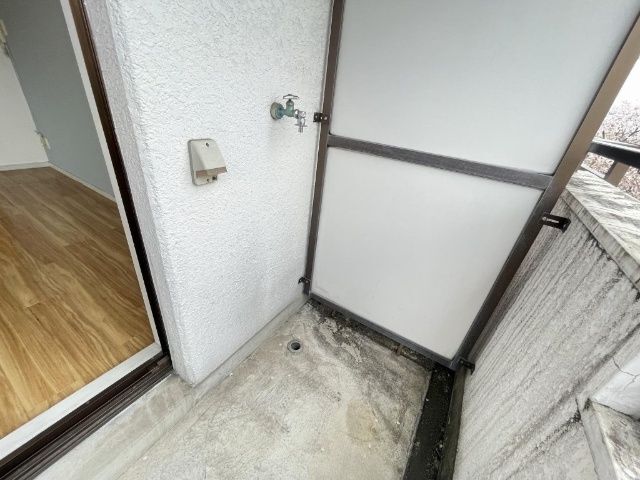 ����11