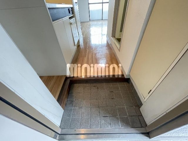 ����7
