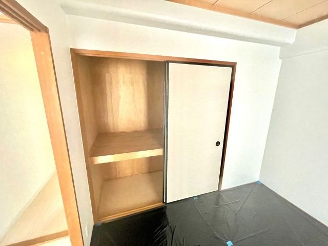 ����7