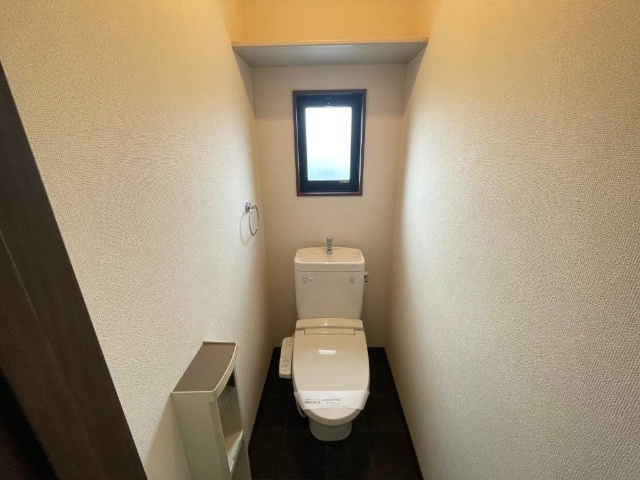 ����4