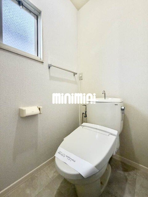 ����4