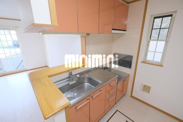 ����15