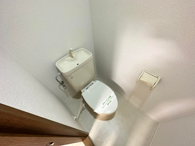 ����4
