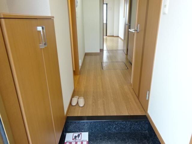 ����8