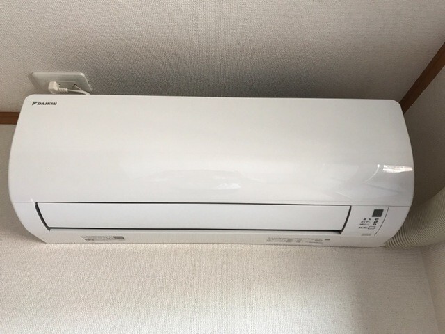 ����8