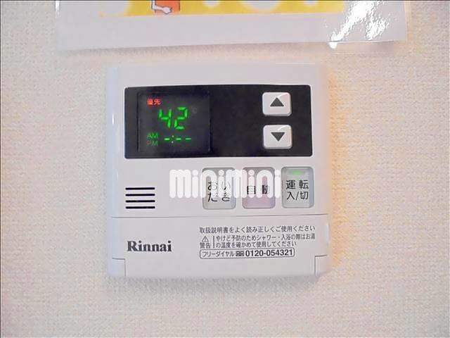 ����20