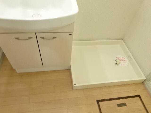 ����13