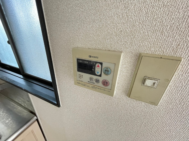 ����12