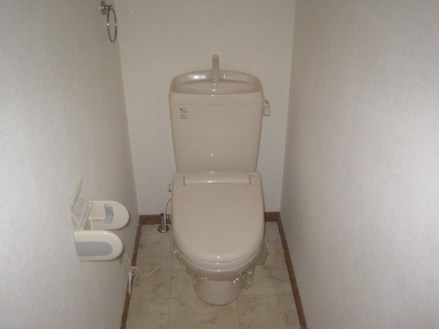 ����9