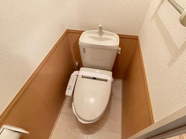 ����4