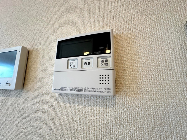����15