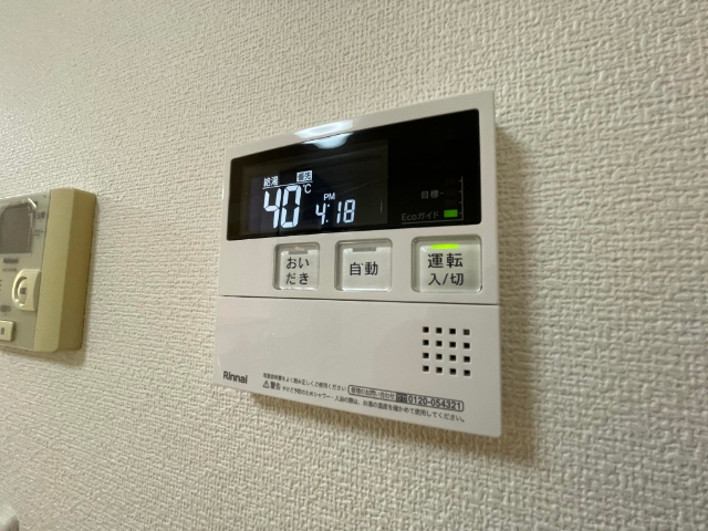 ����12
