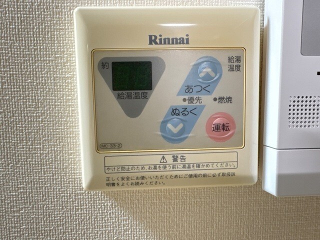 ����16