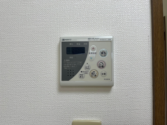 ����18