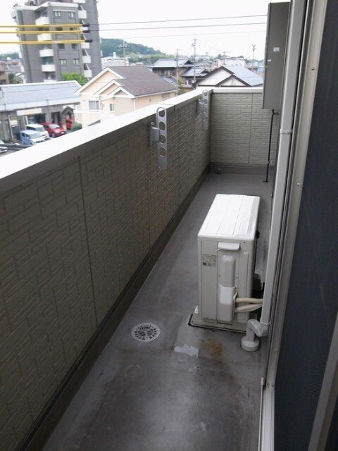 ����9