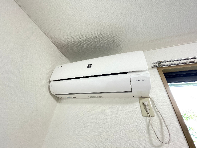 ����15