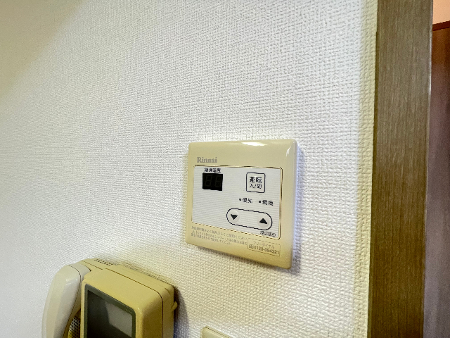 ����16